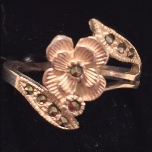 925 SterlingSilver FlowerRing w/MOISSANITE 8.2
